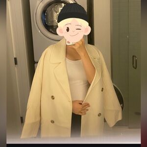 Elegant Cream Double-Breasted 100% Wool Coat ( IT 36)